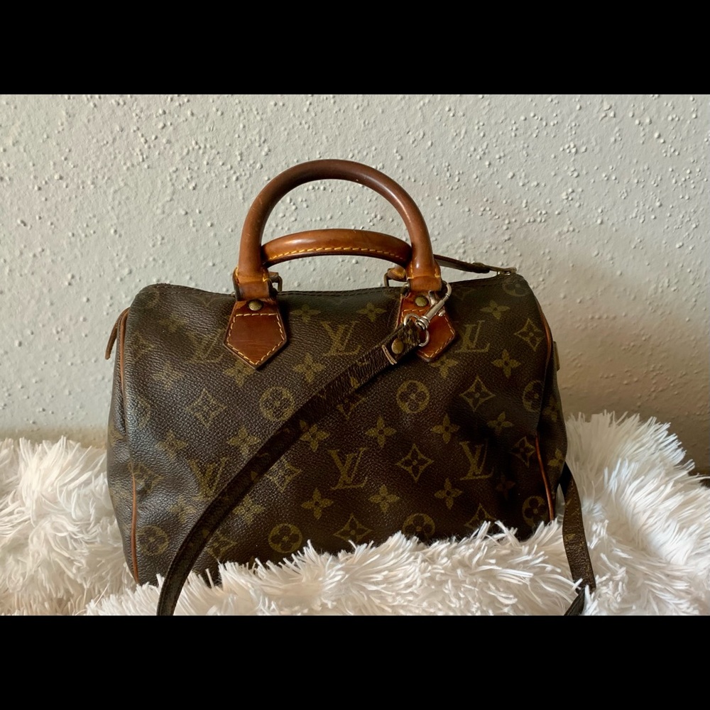 AuthenticšLOUIS VUITTON Vintage Speedy 25 Handbag - Picture 4 of 17